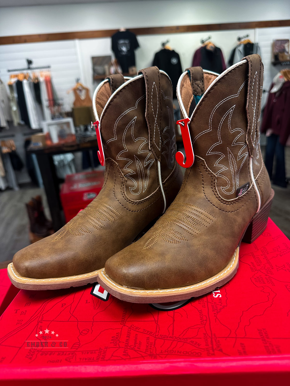 Dee Ladies Justin Boot - BROWN